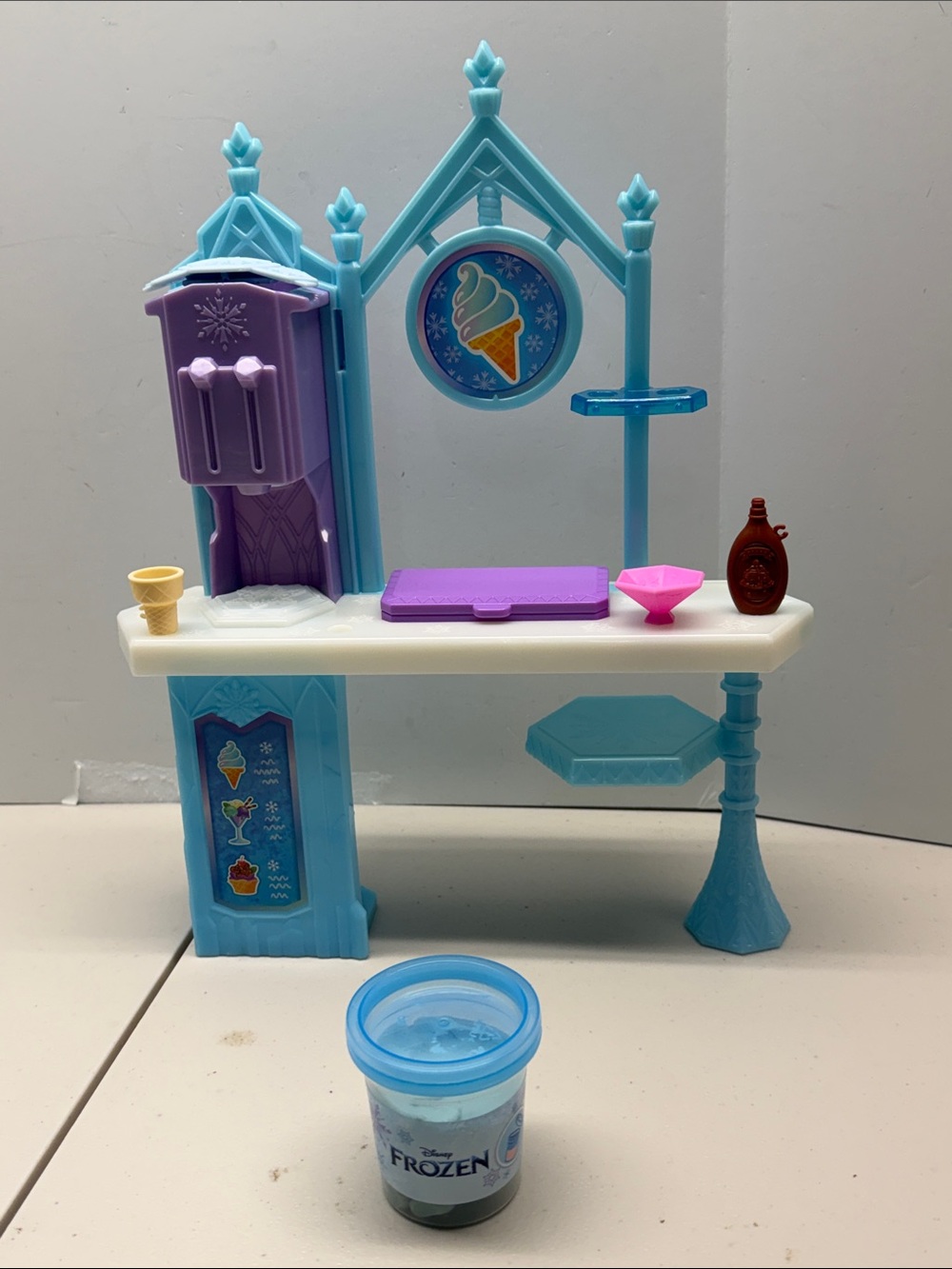 Disney Princess Frozen Singing Elsa & Olaf's Treat Cart